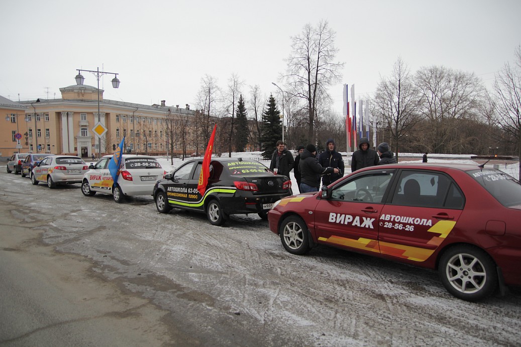 В Карелии прошли праздничные рейды «Цветы для автоледи».
